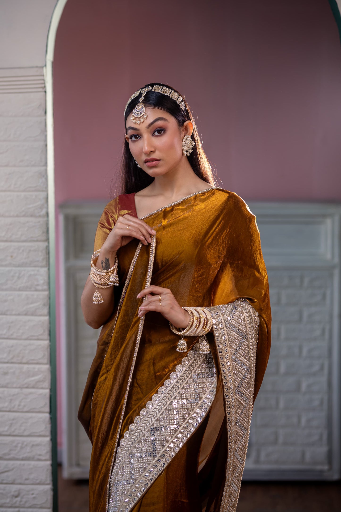 Majestic Gold Opulence Handcrafted Silk Saree – A Royal Blend of Tradition & Luxury